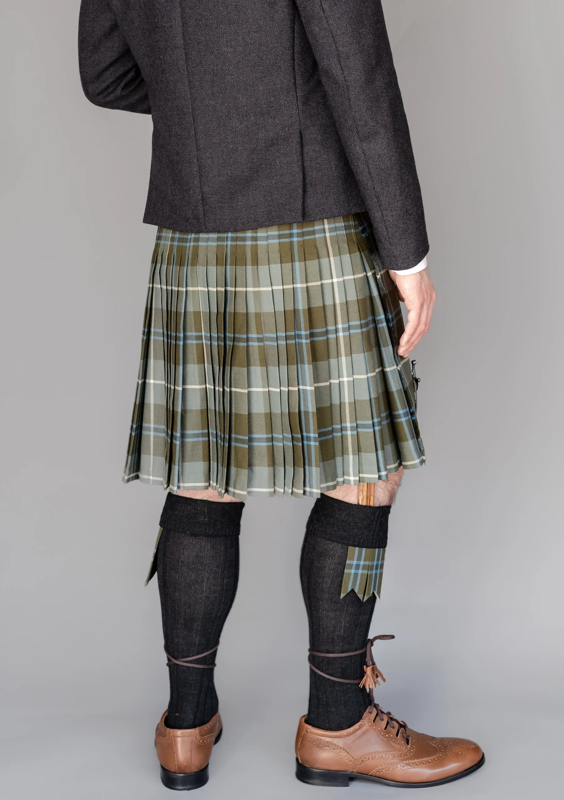 Men's Polyviscose 8 Yard Kilt - Douglas Weathered - Image 4