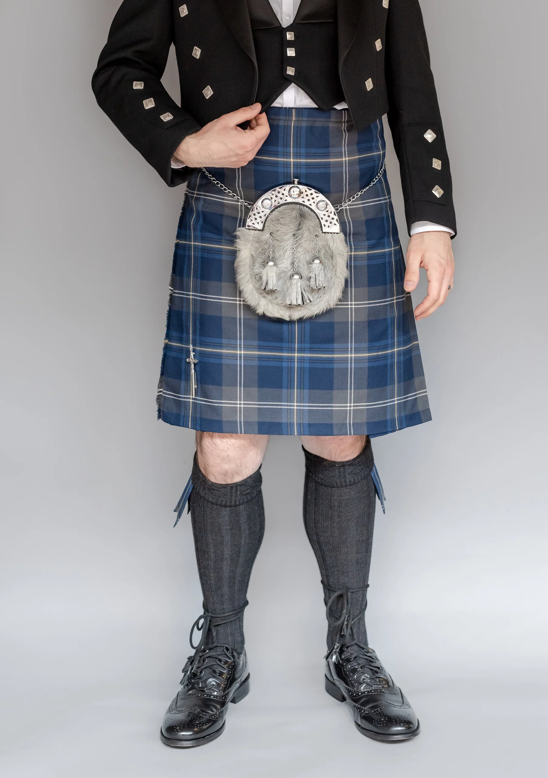 Men's Polyviscose 8 Yard Kilt - Persevere Moss Navy Tartan - Image 5
