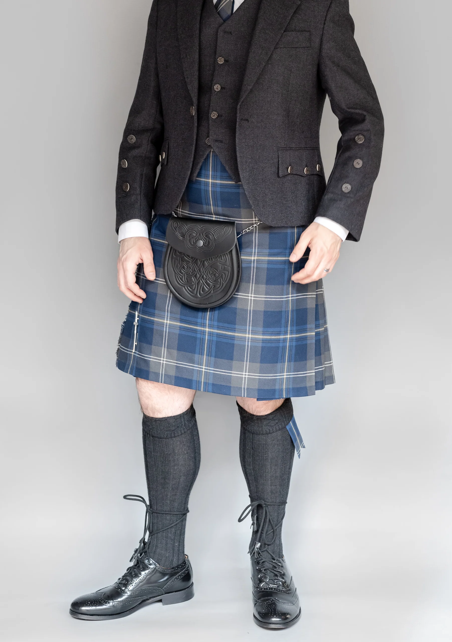 Men's Polyviscose 8 Yard Kilt - Persevere Moss Navy Tartan - Image 6