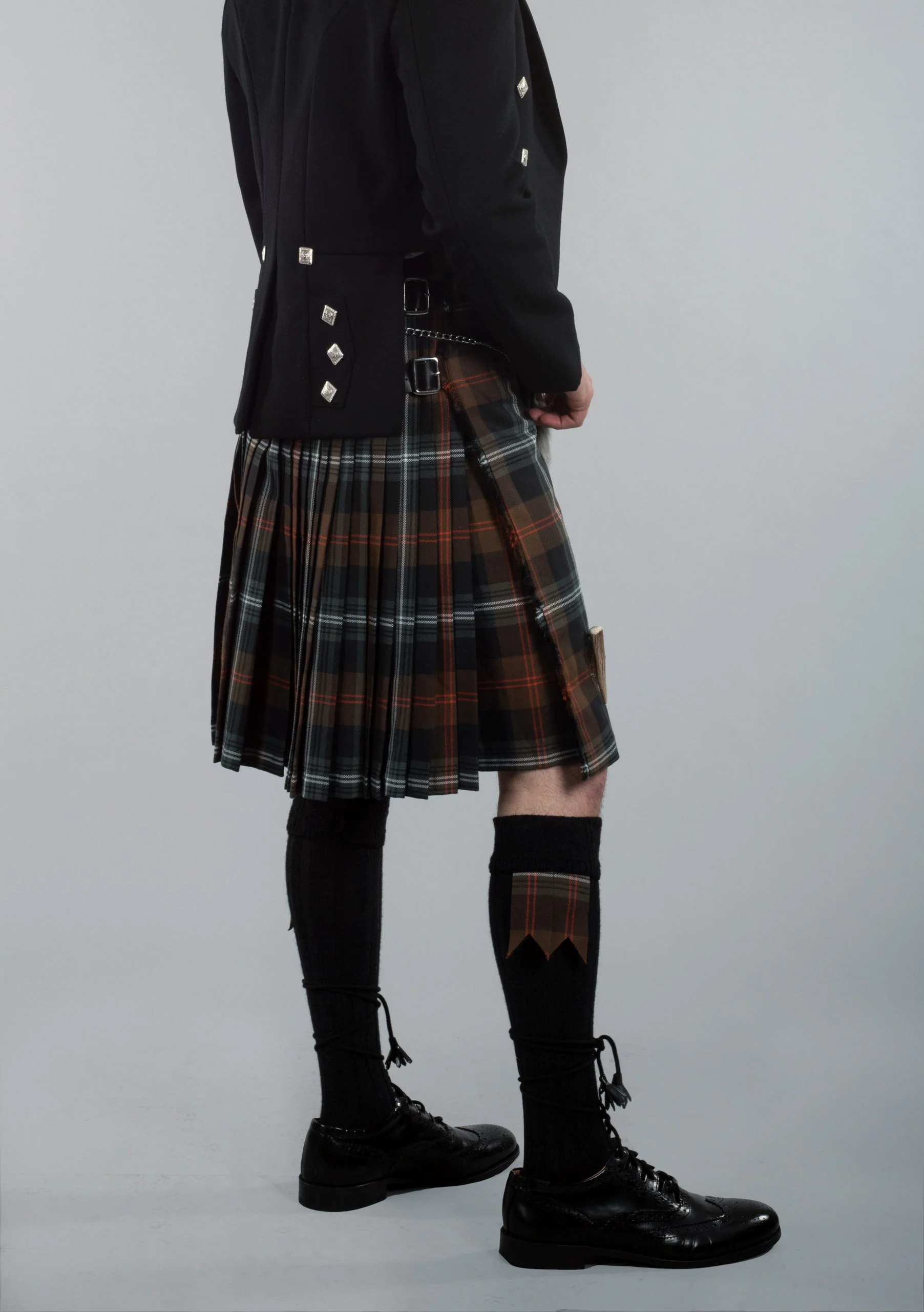Men's Polyviscose 8 Yard Kilt -  Persevere Weathered Brown Tartan - Image 4