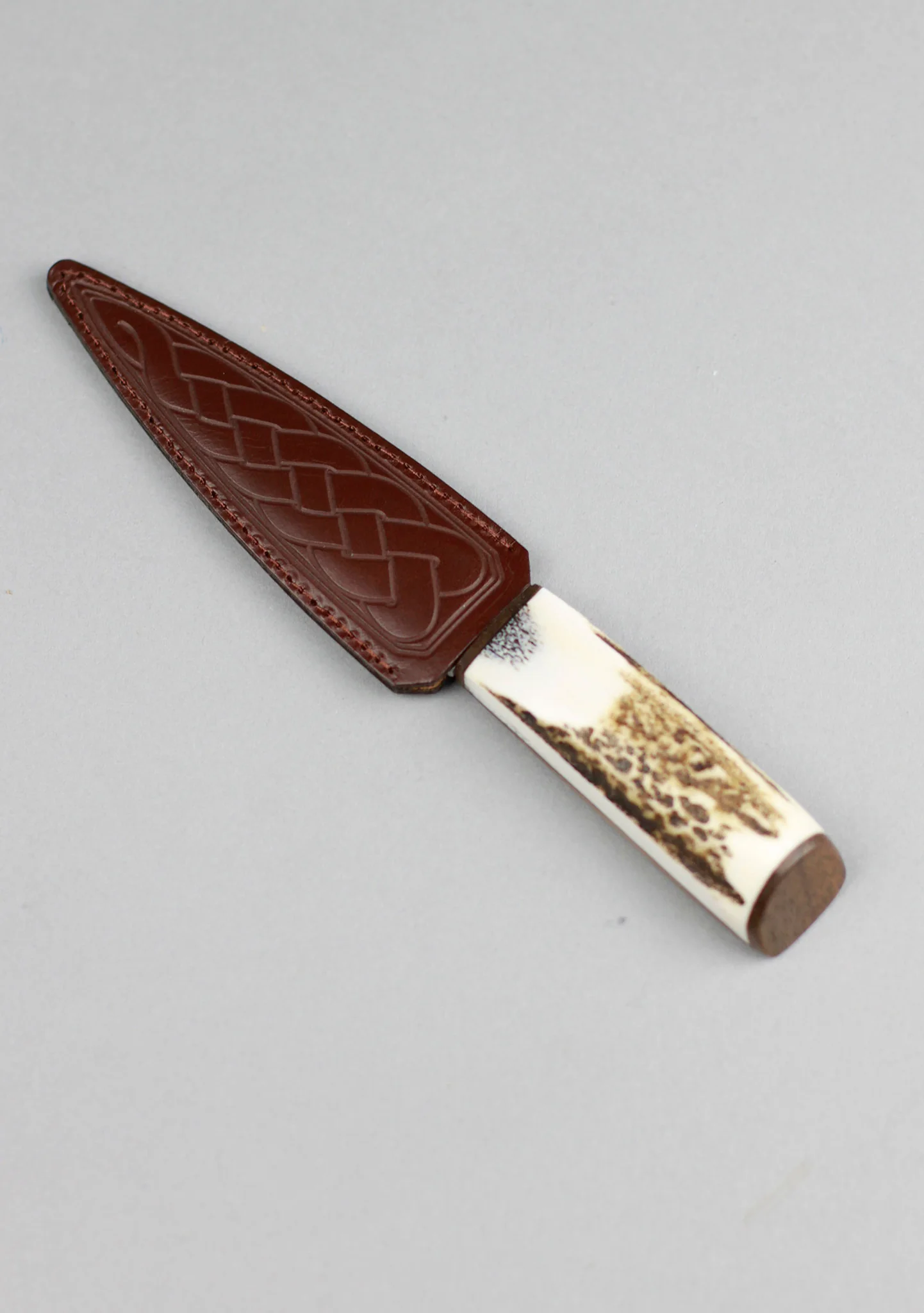 Stag Horn & Walnut Sgian Dubh - Image 2