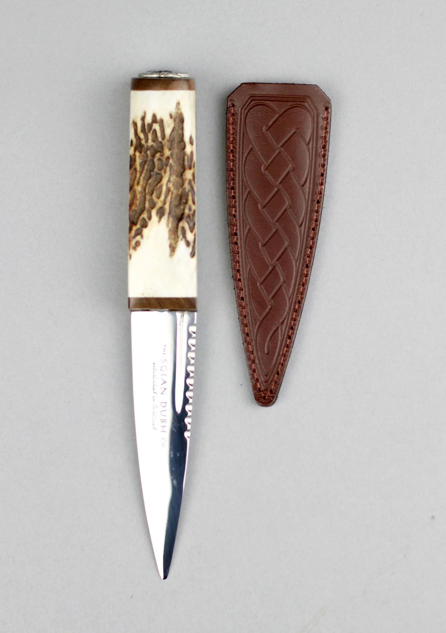 Stag Horn & Walnut Sgian Dubh - Image 3